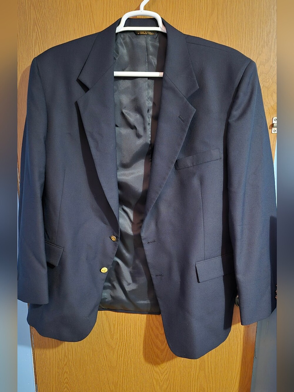 Mens VTG Botany 500 Navy Blazer Gold Buttons Size 46R Pre Owned